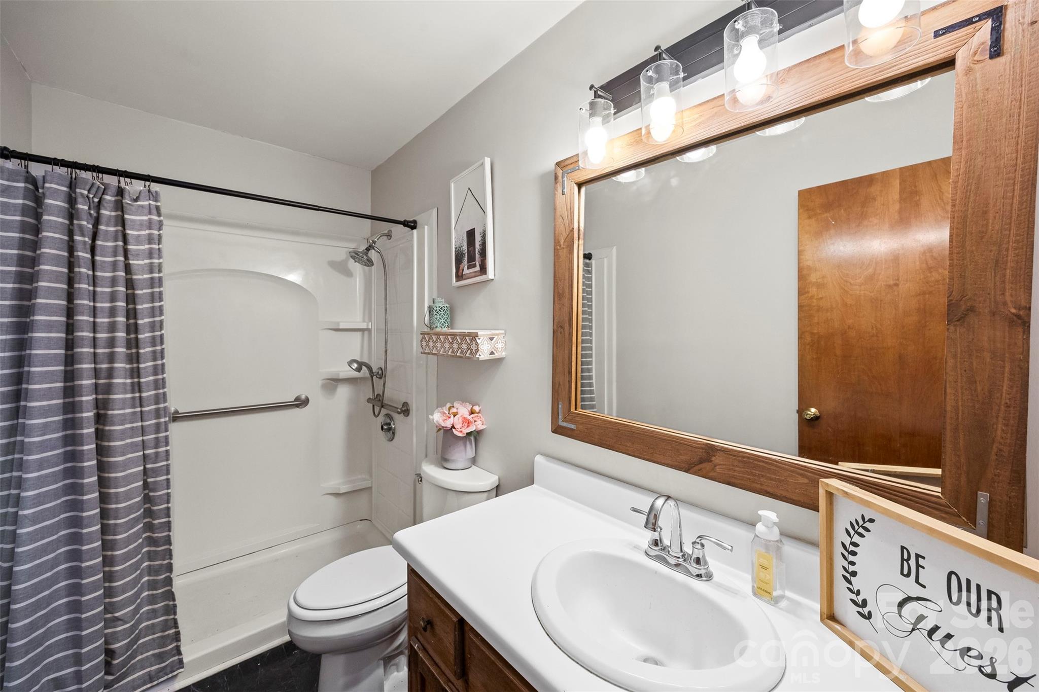 2600 Filbert Highway — Clover