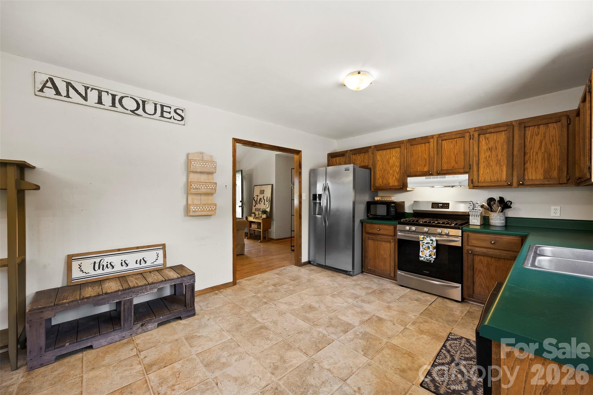 2600 Filbert Highway — Clover