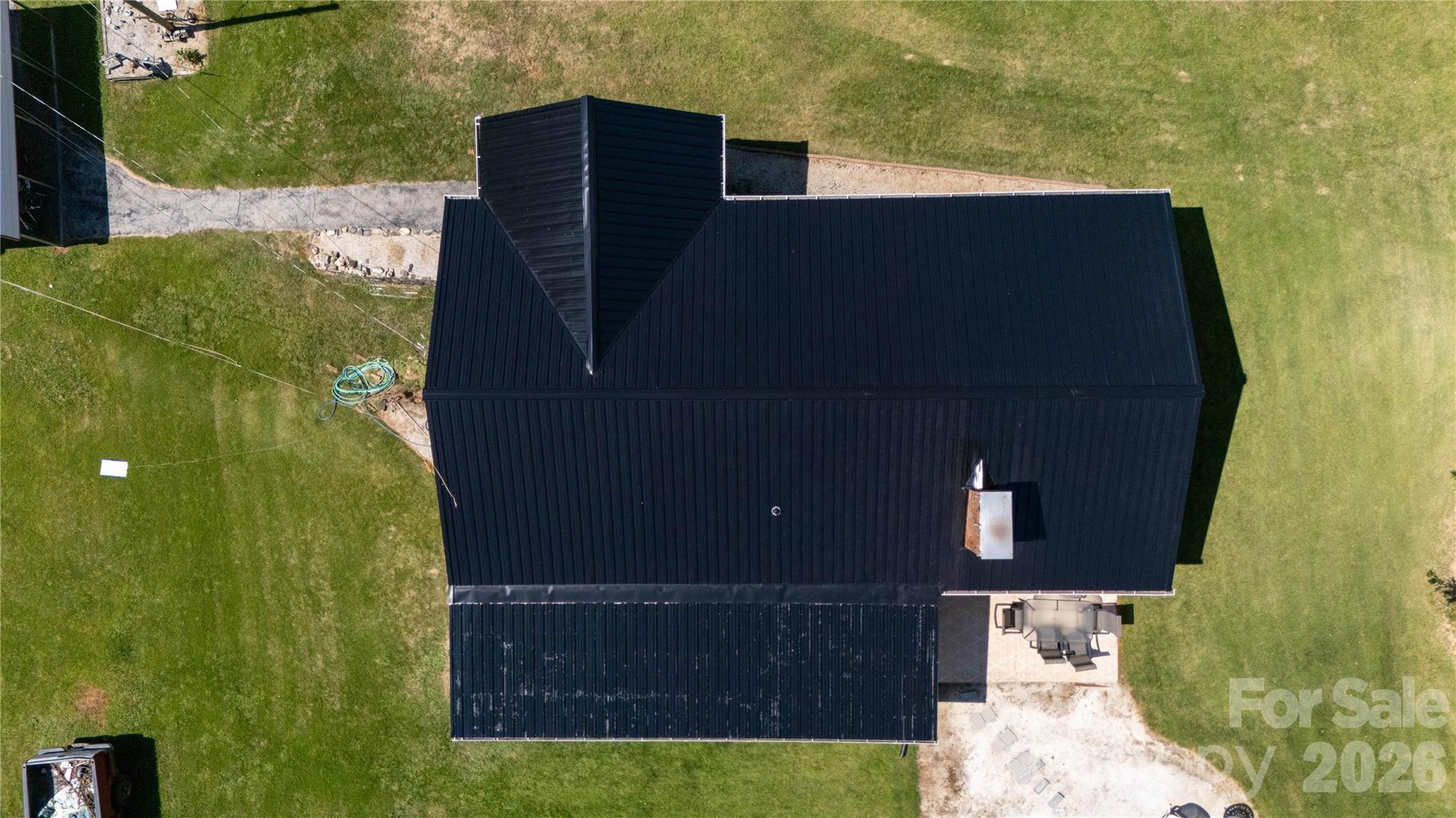 1424 Bear Creek Road — Bakersville