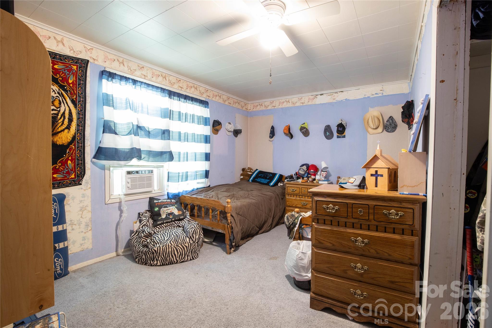1424 Bear Creek Road — Bakersville