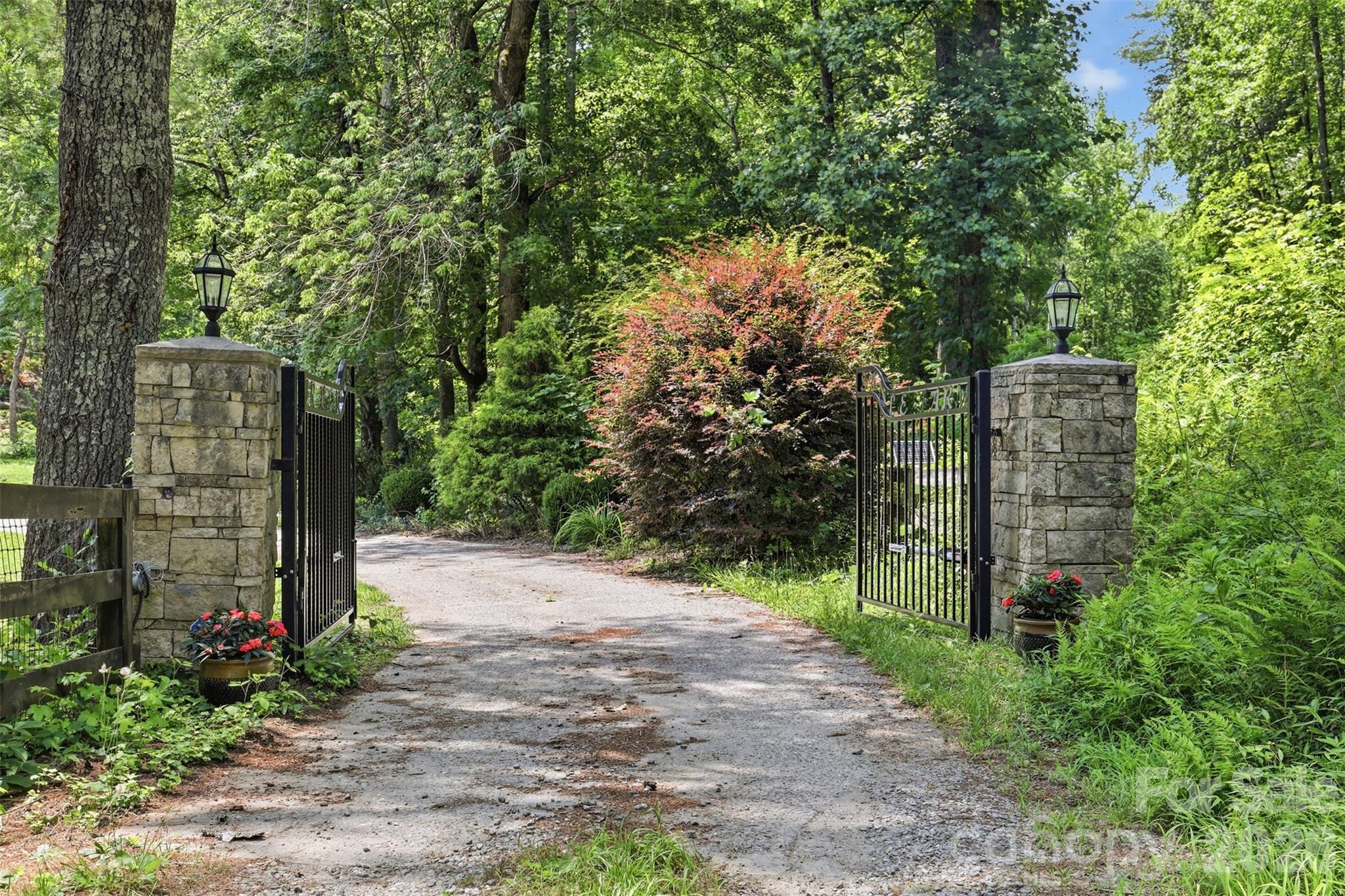 811 Butter Street — Landrum