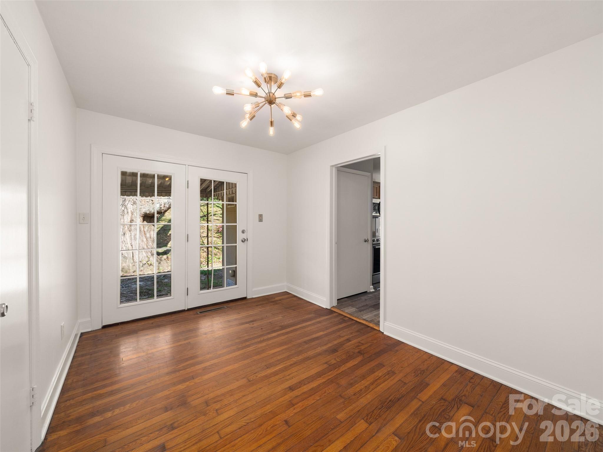 184 London Road — Asheville