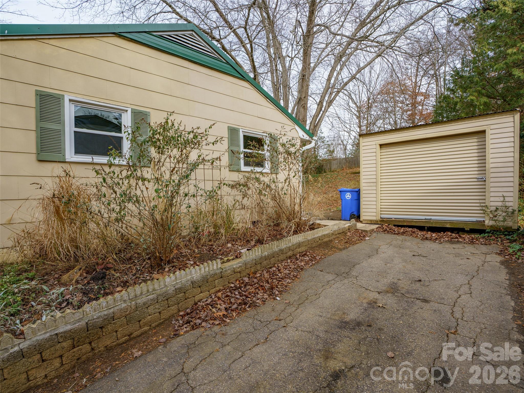 184 London Road — Asheville