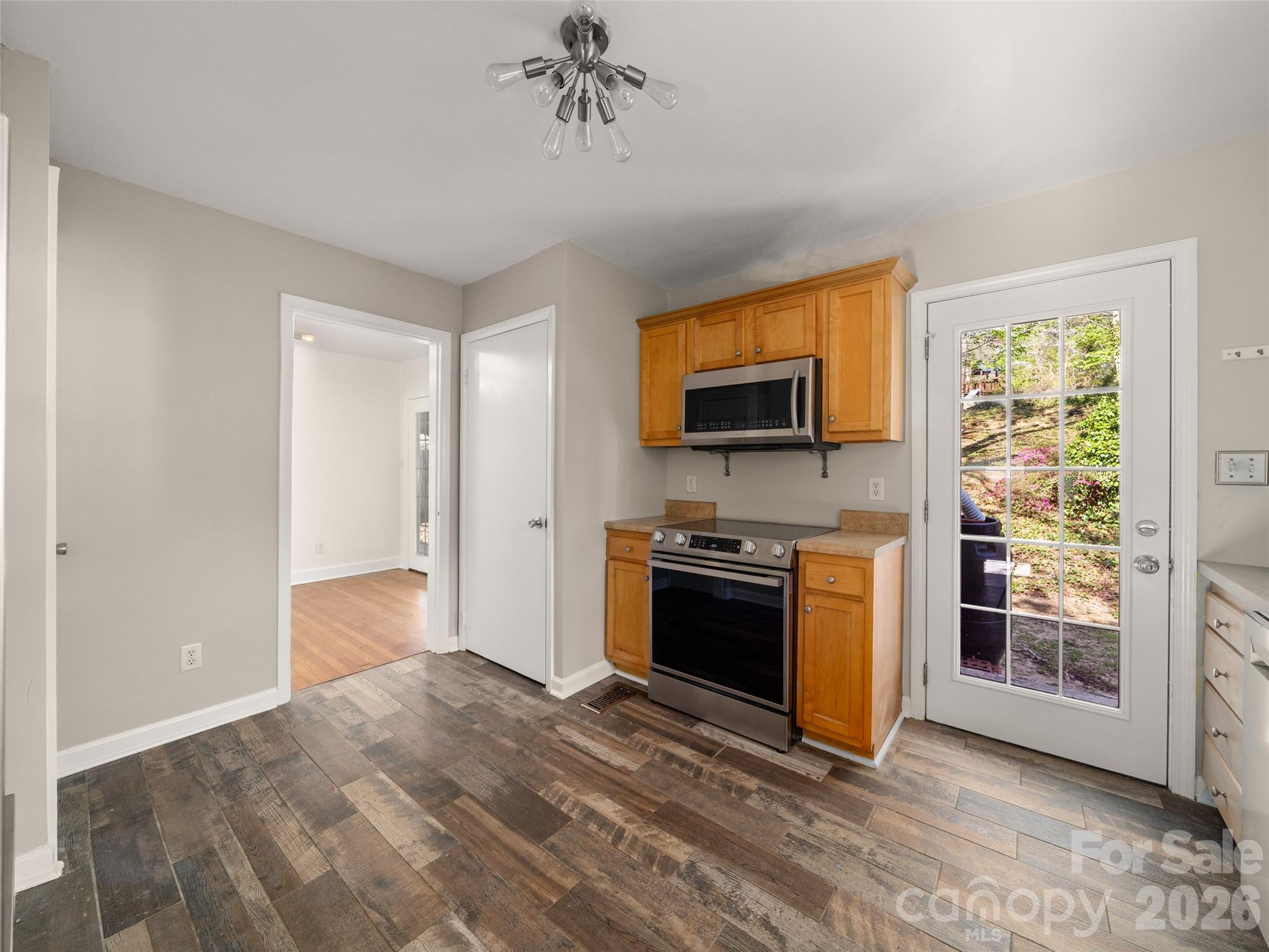 184 London Road — Asheville