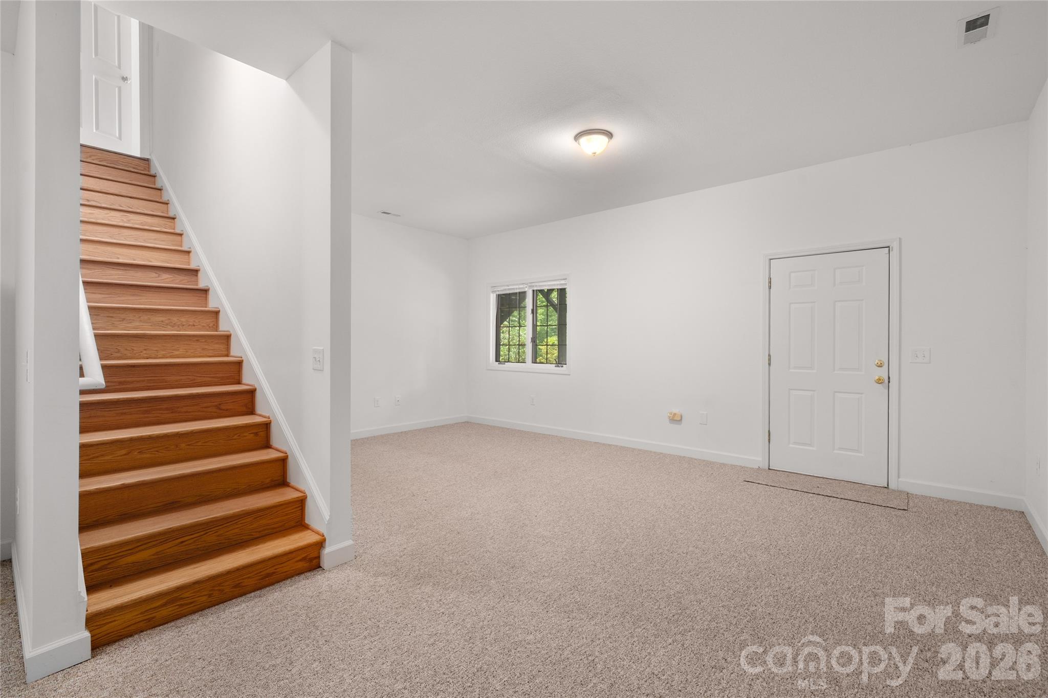 135 Buffalo Trail — Asheville