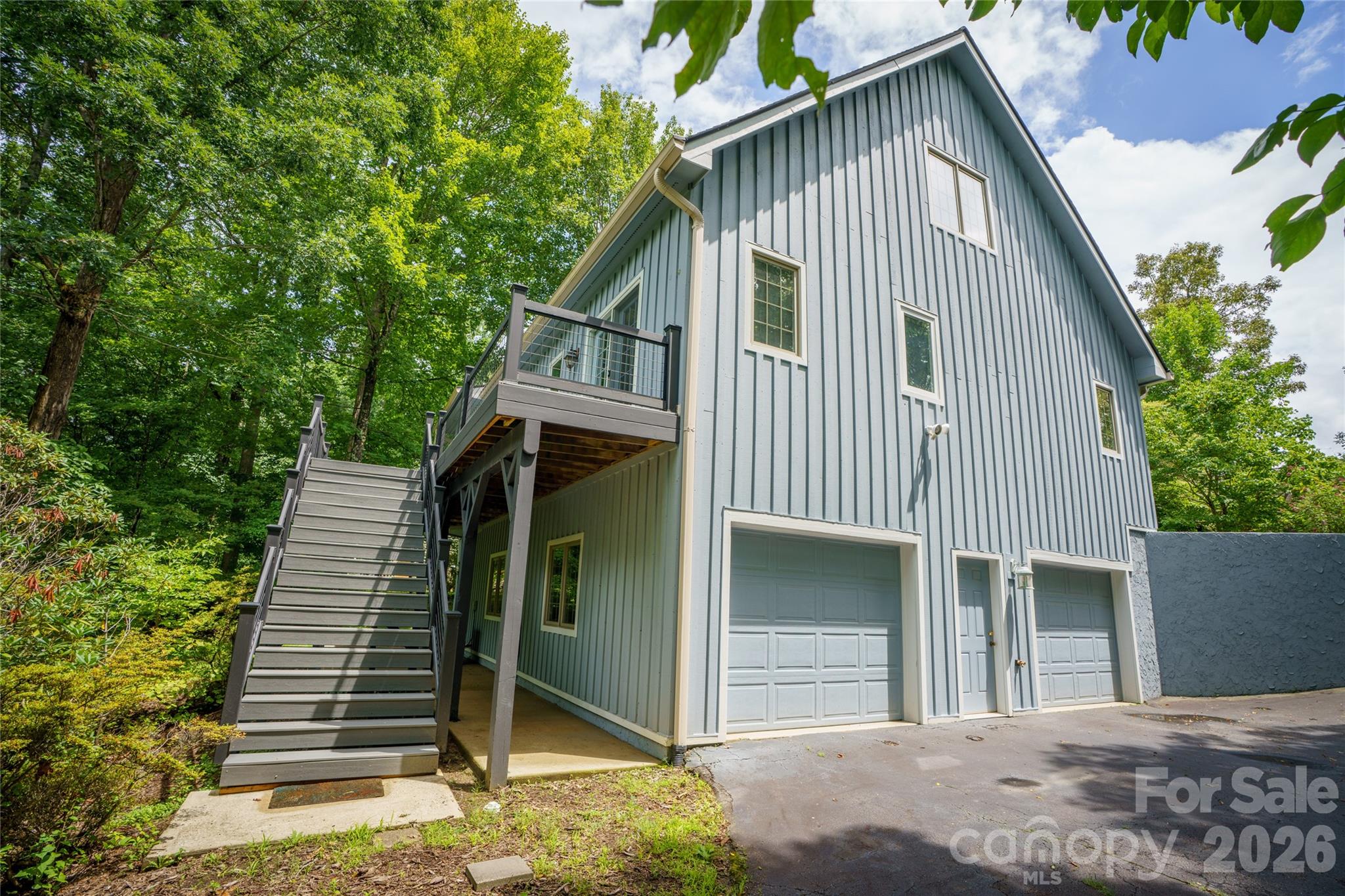 135 Buffalo Trail — Asheville