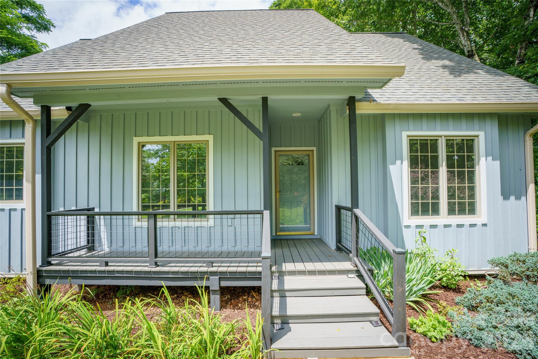 135 Buffalo Trail — Asheville