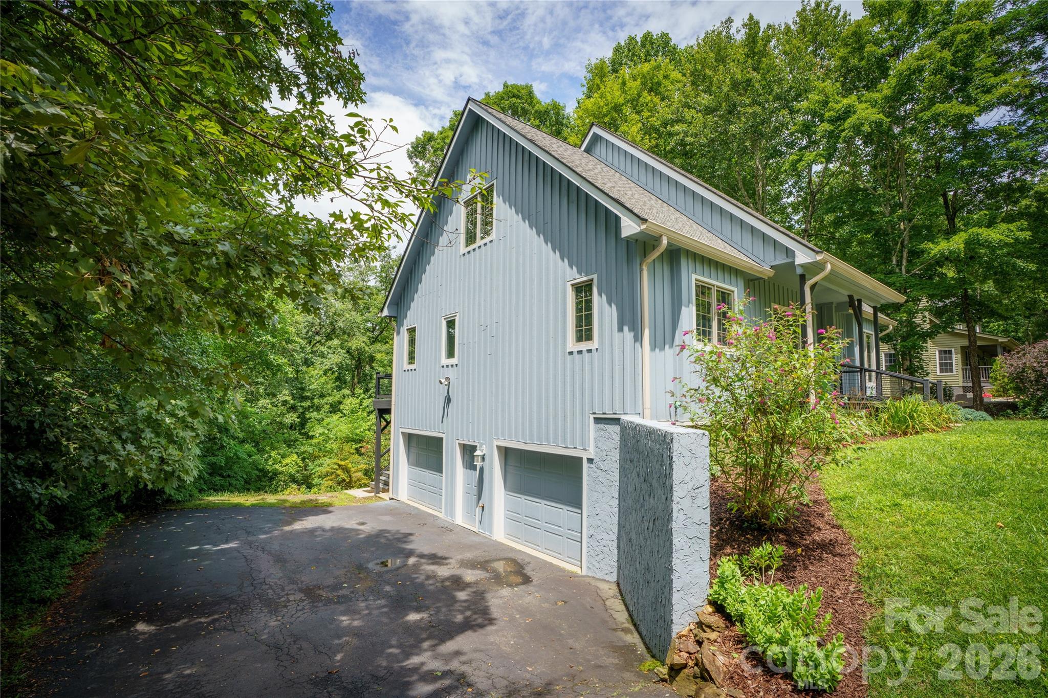 135 Buffalo Trail — Asheville