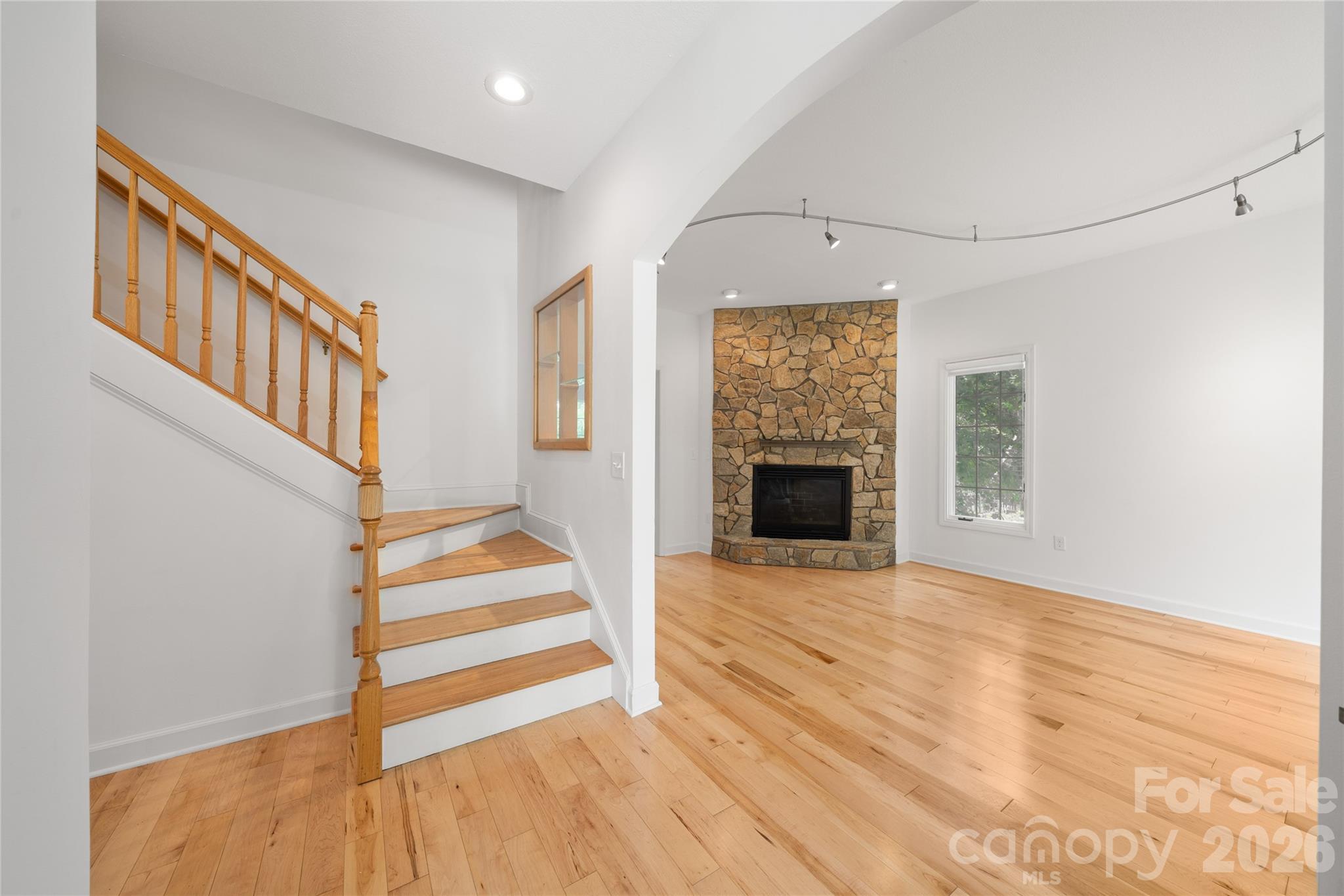 135 Buffalo Trail — Asheville