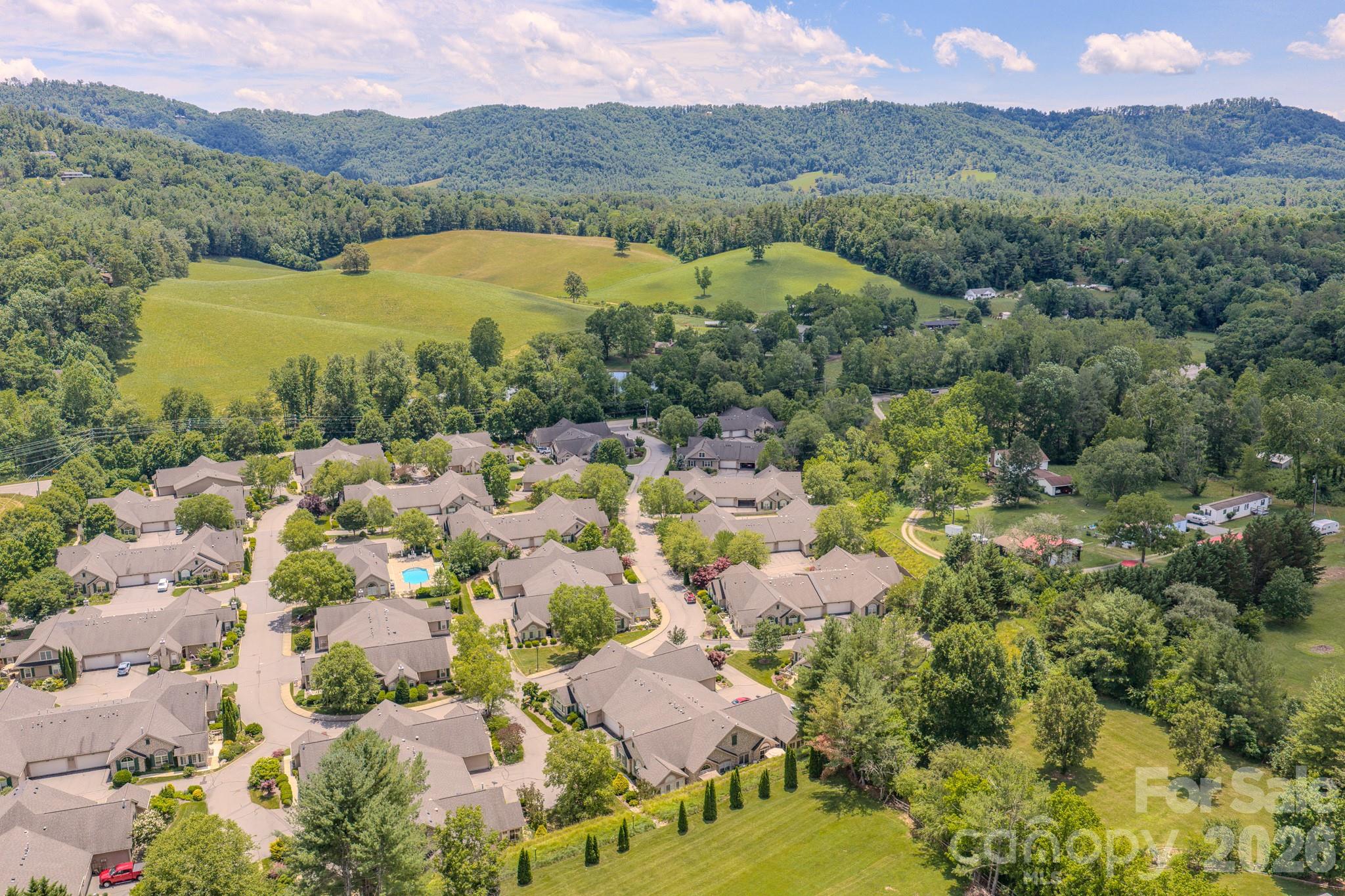 52 Mountain Meadow Circle — Weaverville