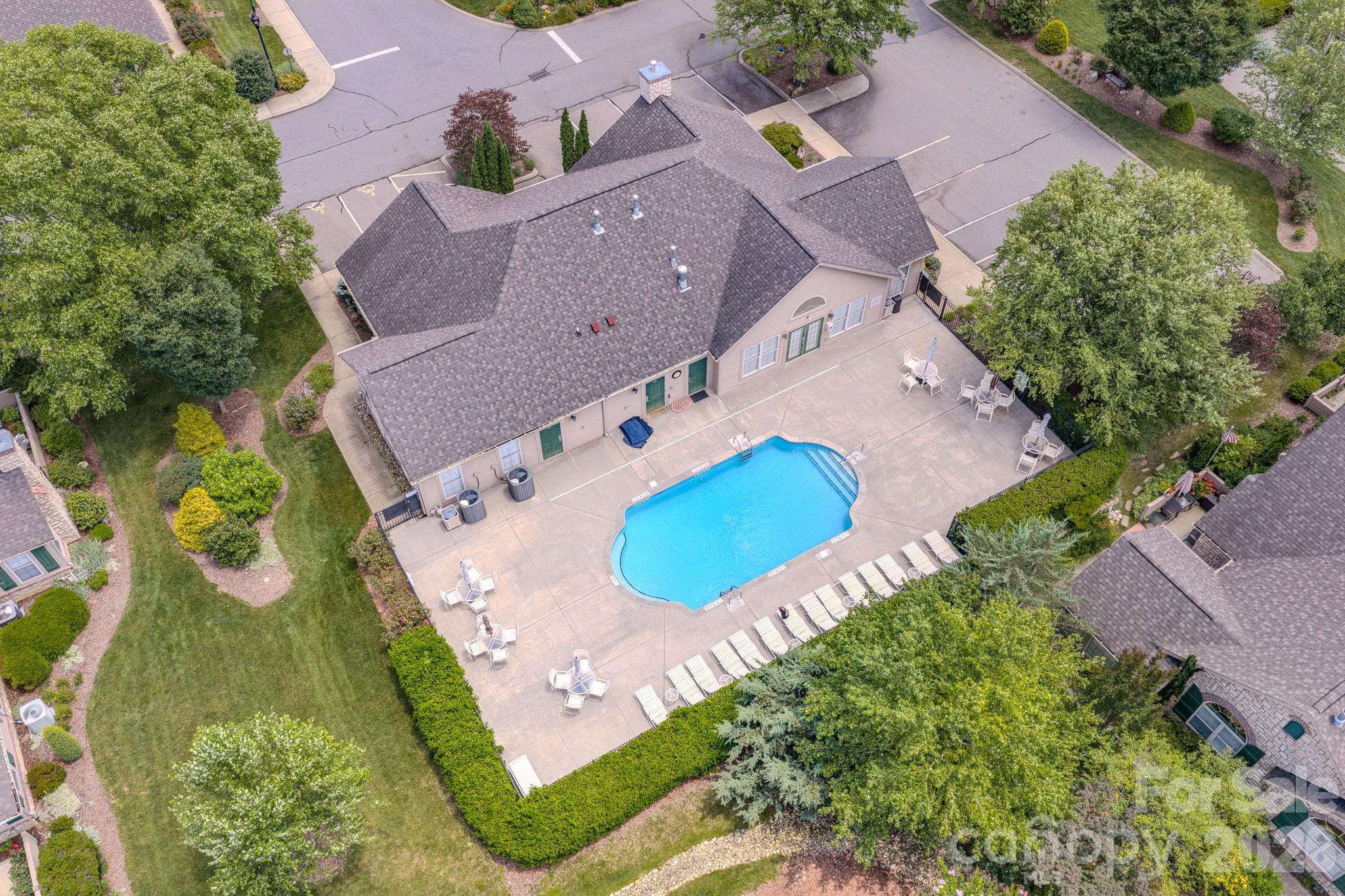 52 Mountain Meadow Circle — Weaverville