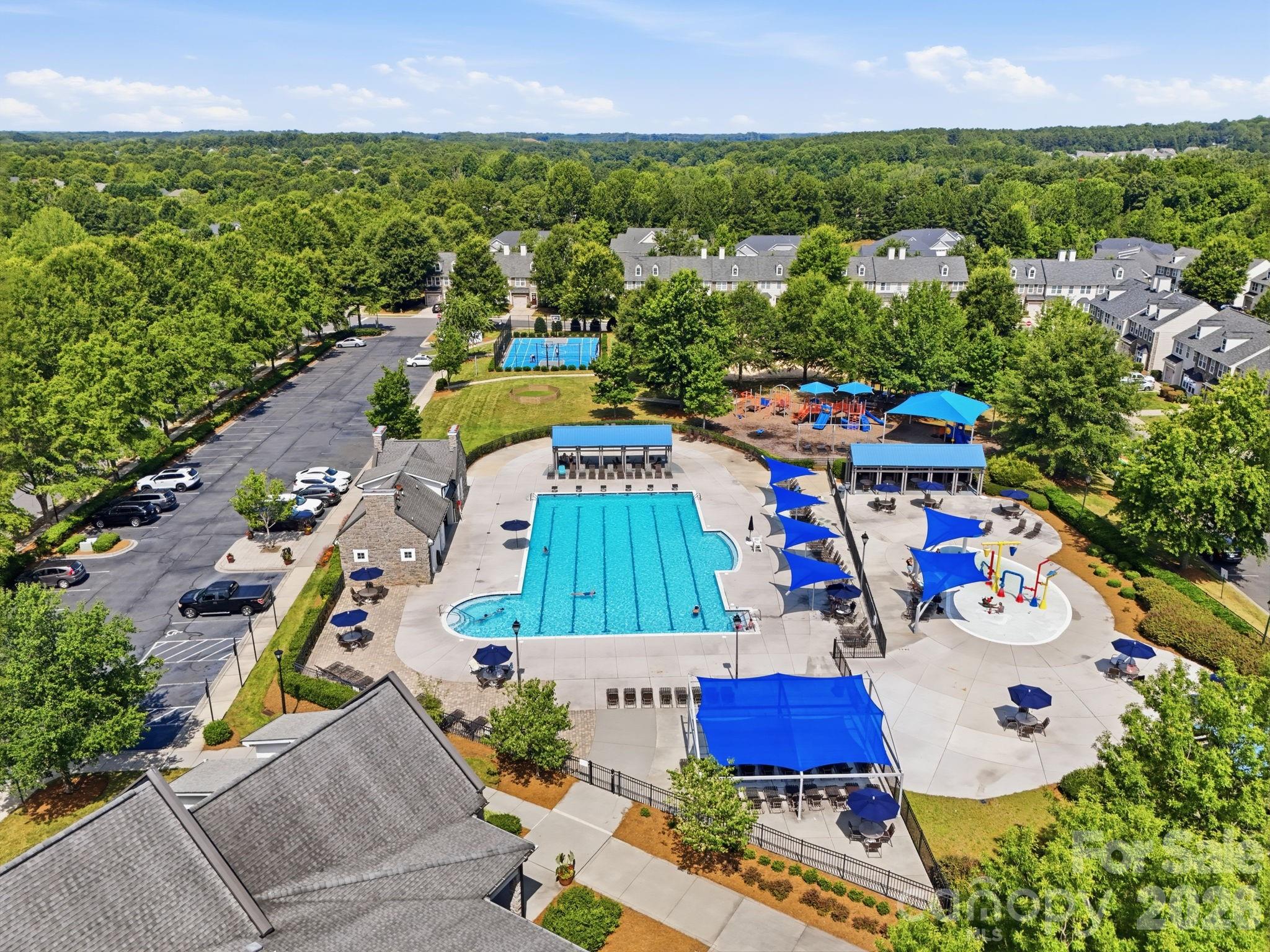 9411 Glenburn Lane — Charlotte