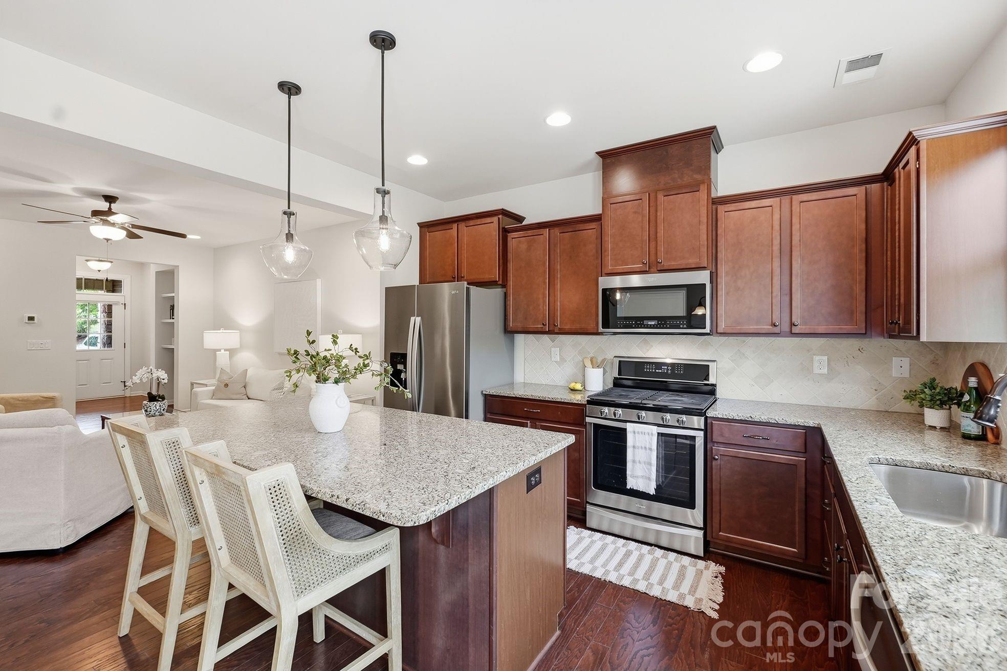 9411 Glenburn Lane — Charlotte