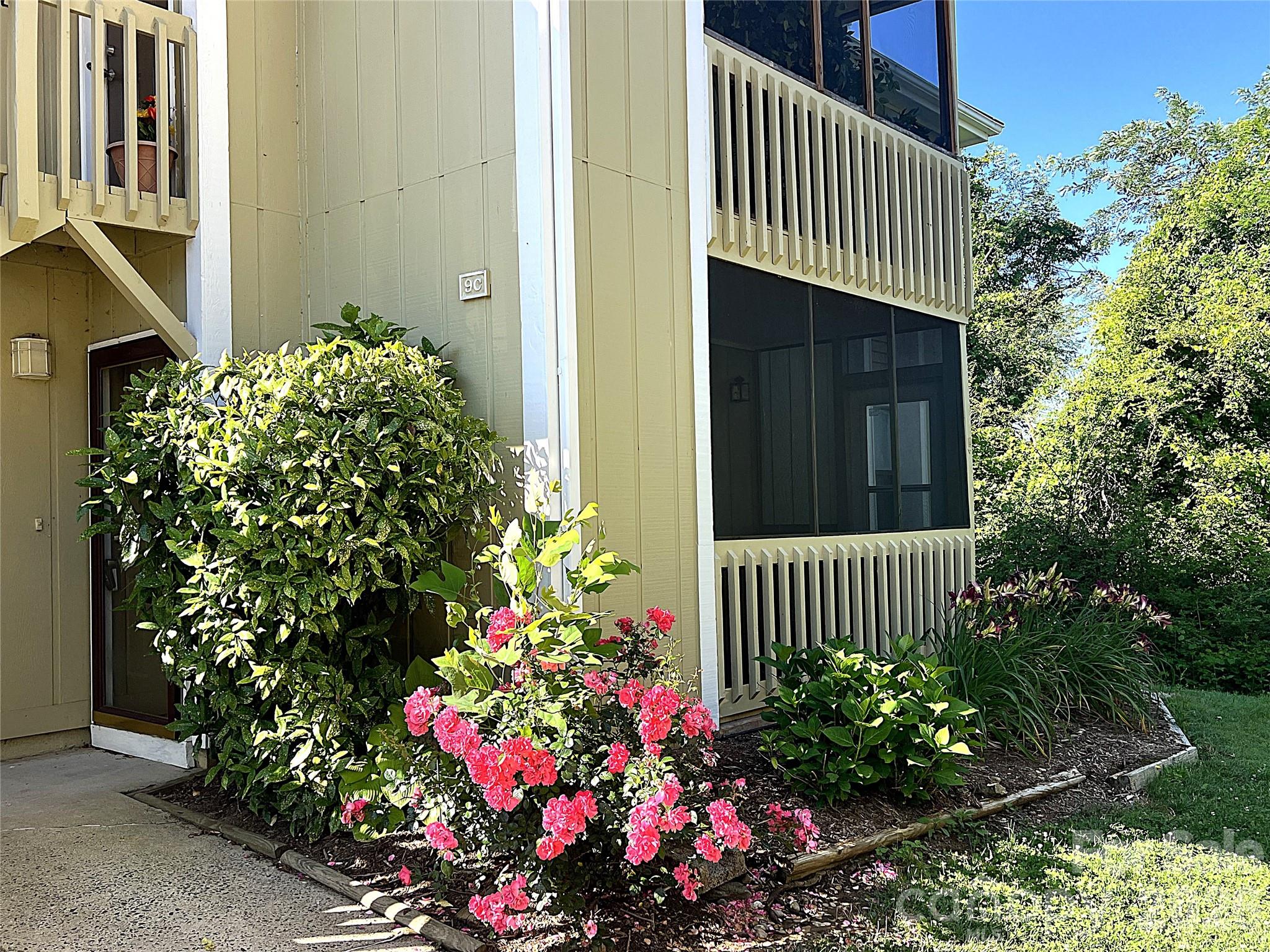 110 Heywood Road #9C — Arden