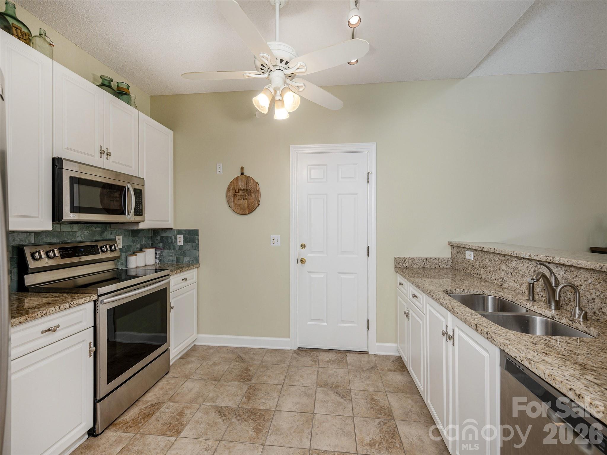 171 Ashefield Court — Hendersonville