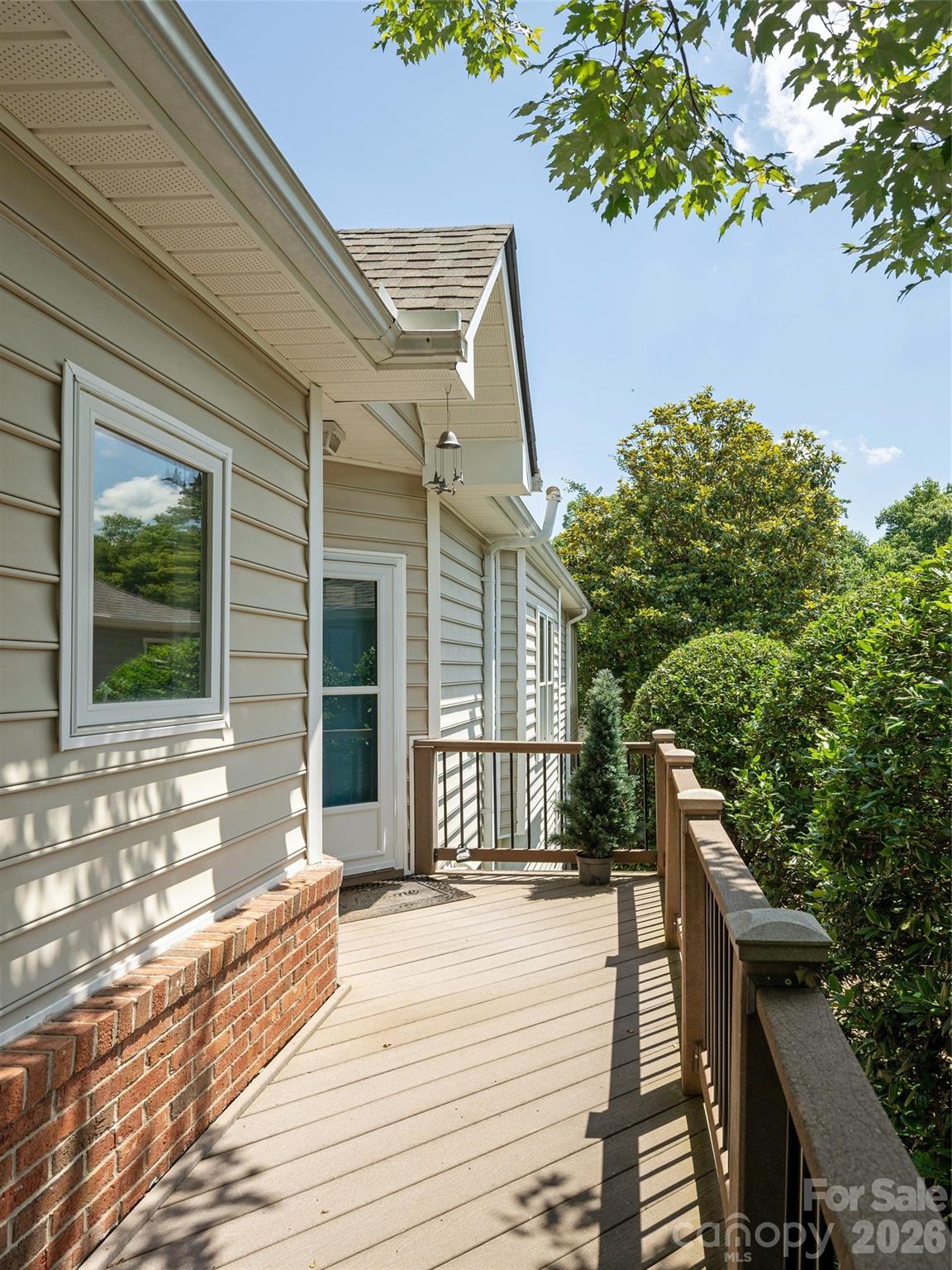 171 Ashefield Court — Hendersonville