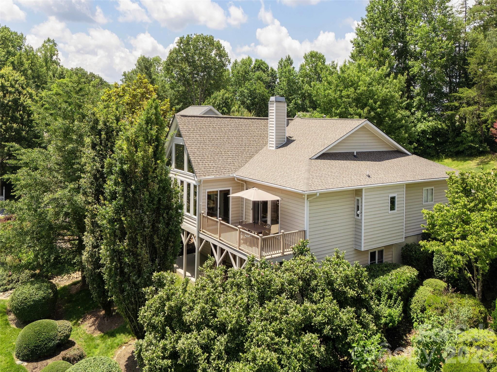 171 Ashefield Court — Hendersonville