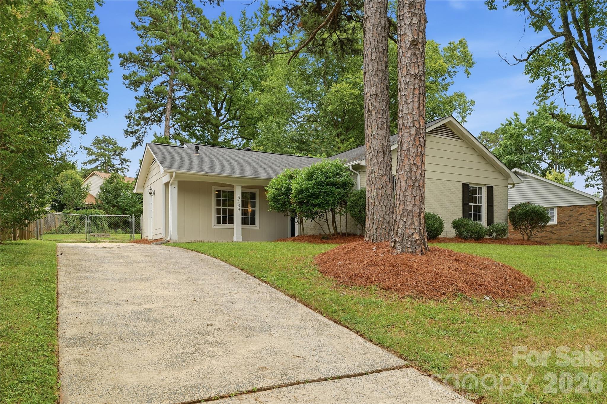 5439 Autumn End Circle — Charlotte
