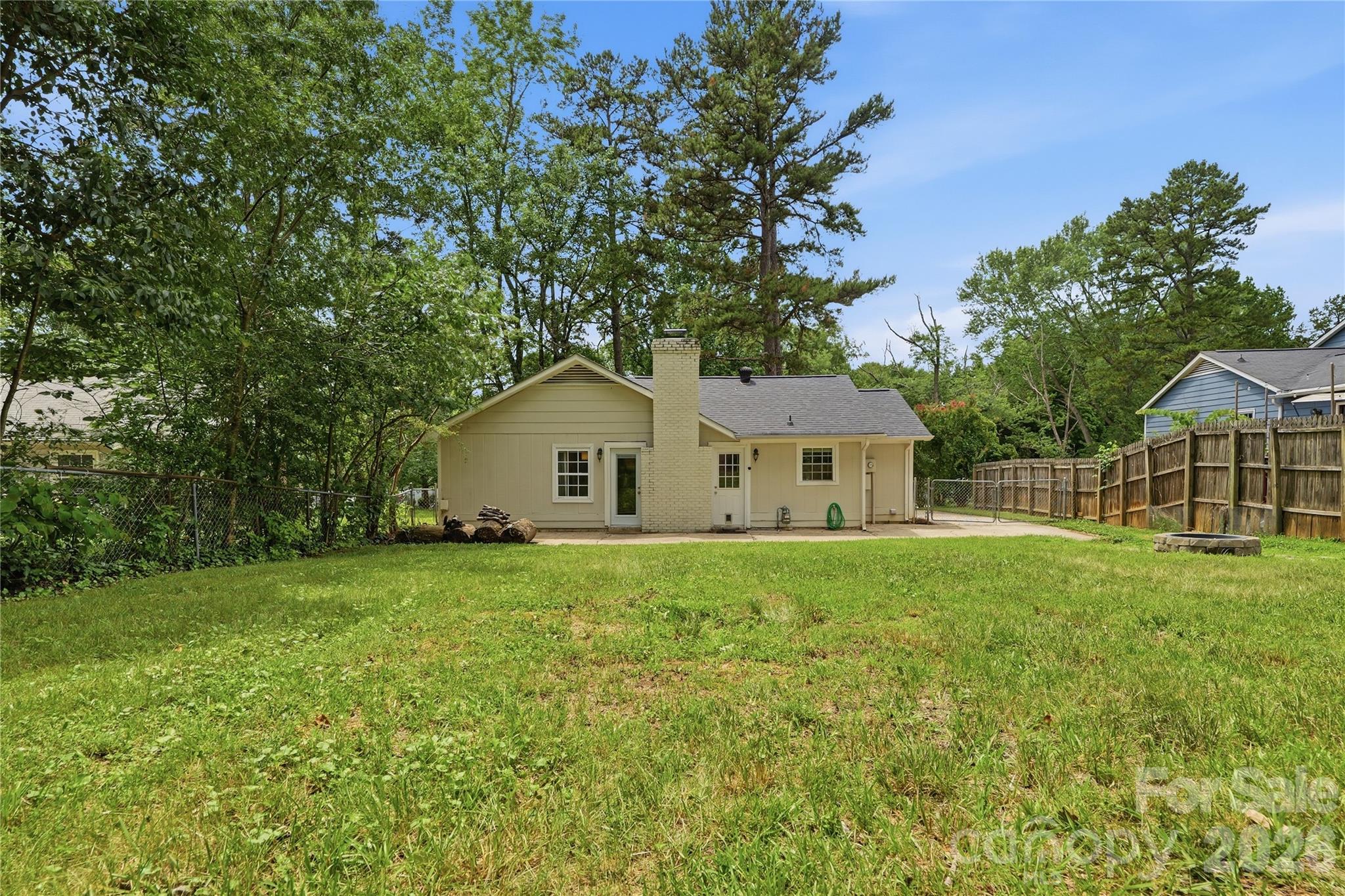 5439 Autumn End Circle — Charlotte