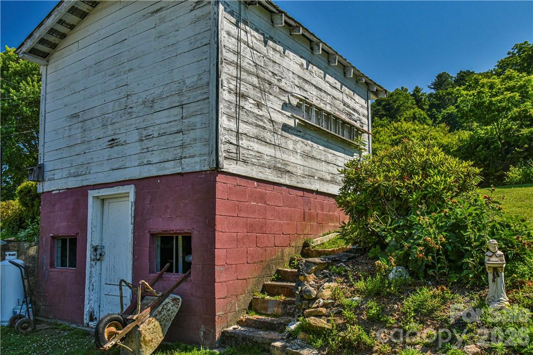415 Weaverville Road — Asheville