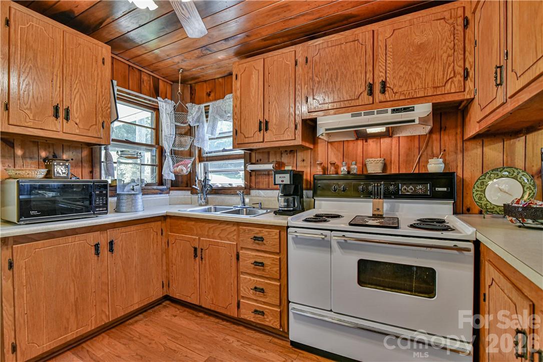 415 Weaverville Road — Asheville