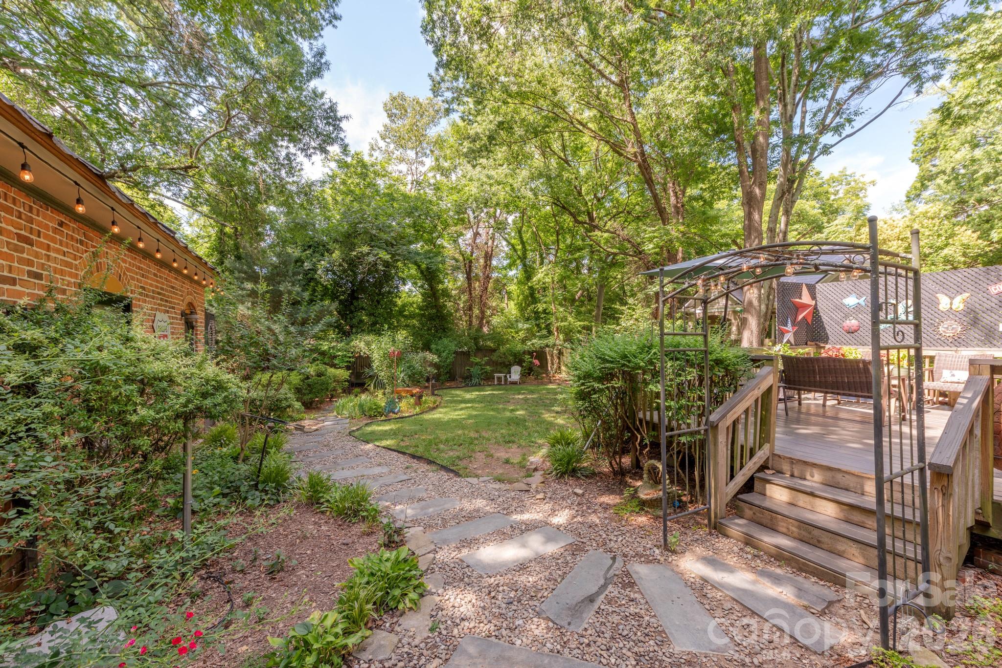 306 E Houston Street — Monroe