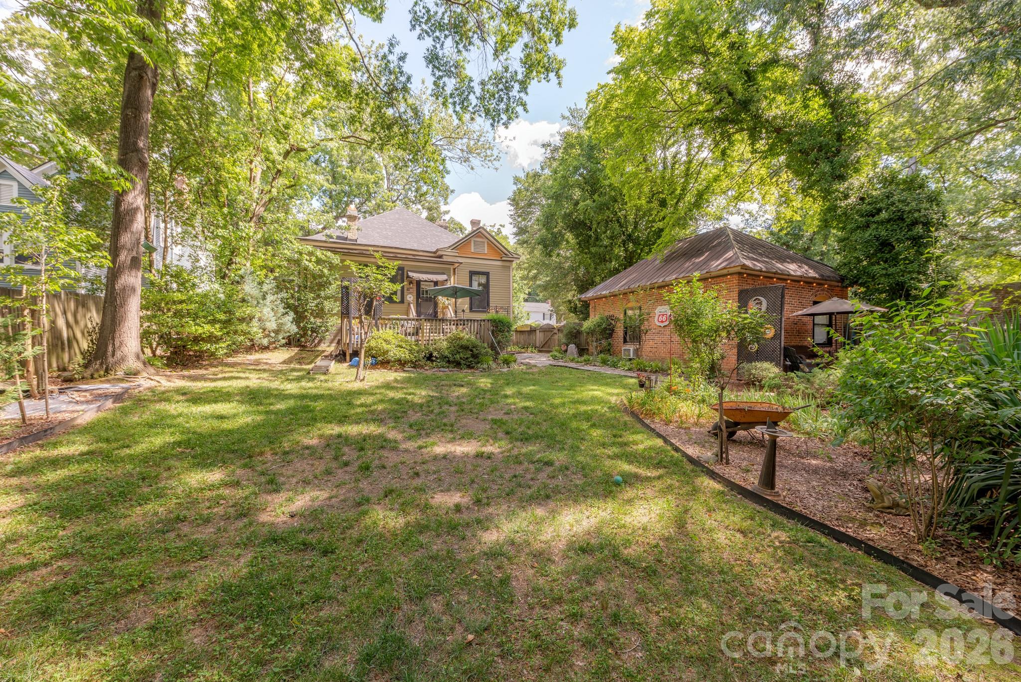 306 E Houston Street — Monroe