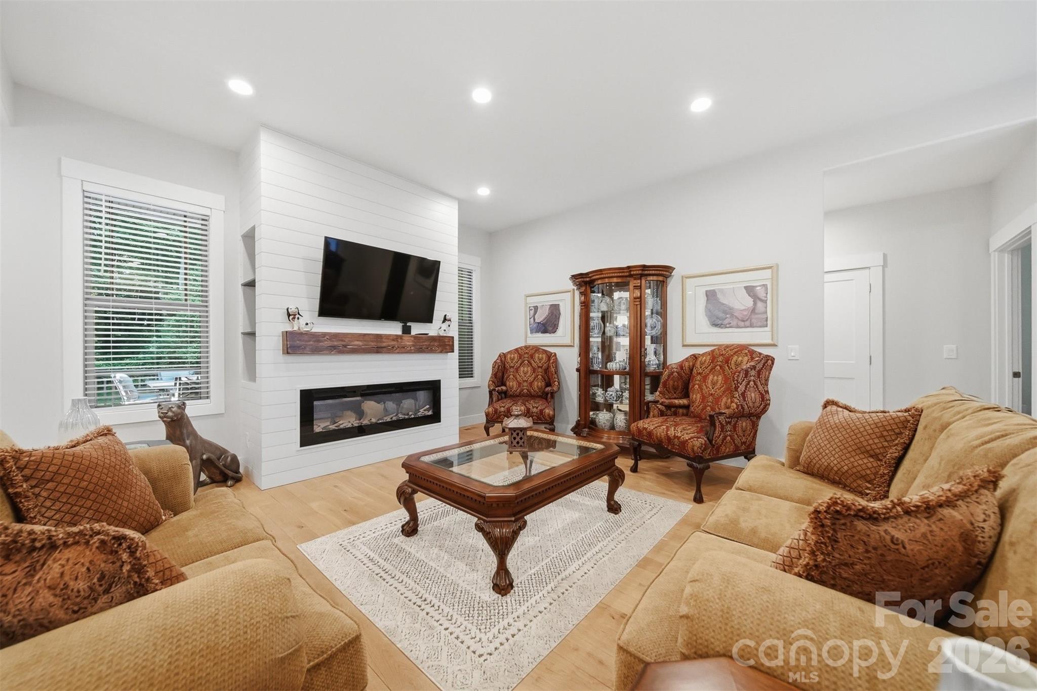 2630 36th Avenue NE — Hickory