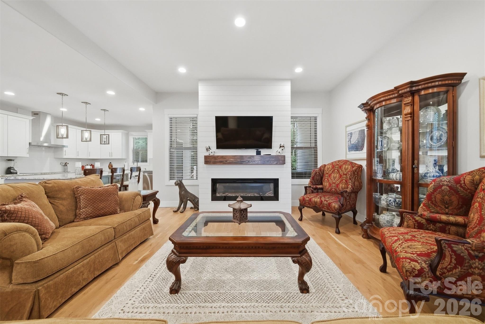 2630 36th Avenue NE — Hickory
