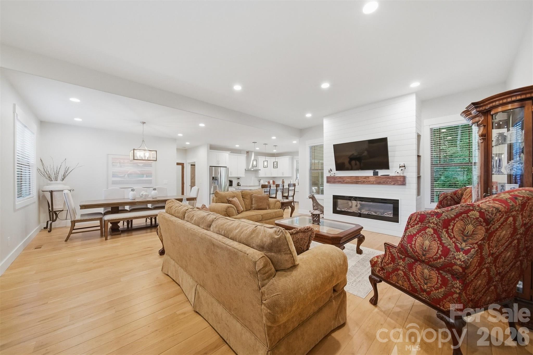 2630 36th Avenue NE — Hickory