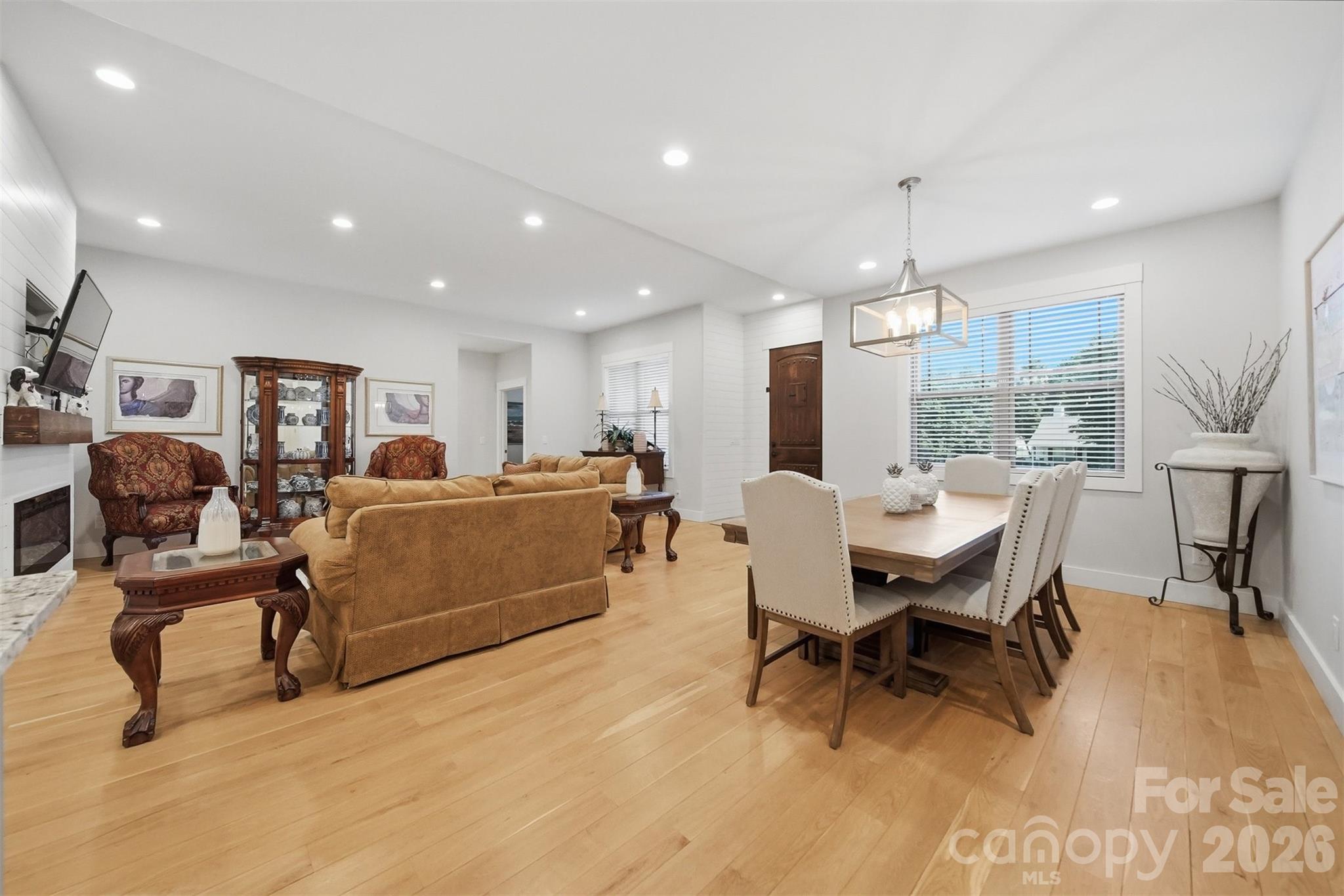 2630 36th Avenue NE — Hickory
