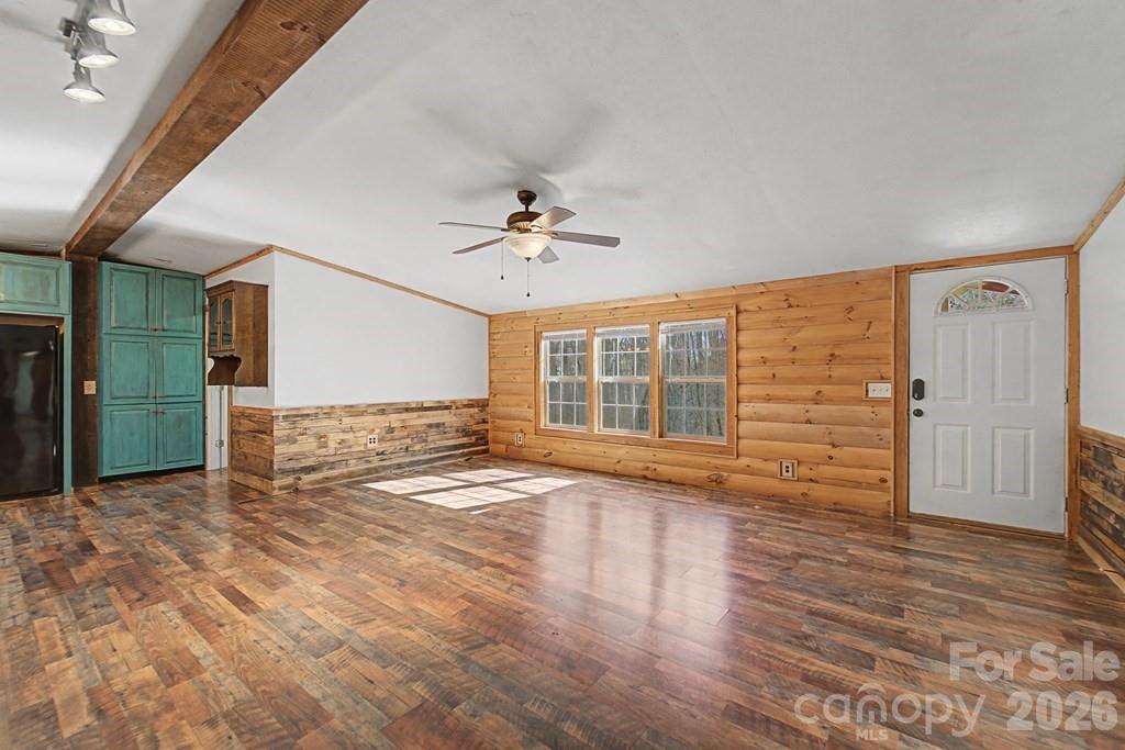 1668 Buff Creek Road — Sylva