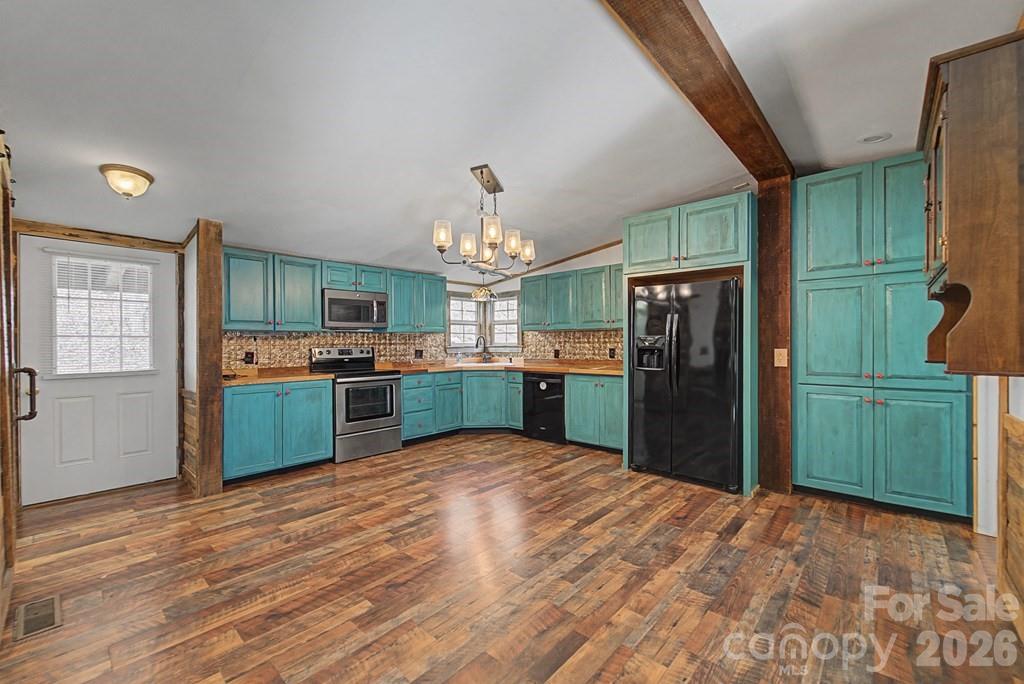 1668 Buff Creek Road — Sylva