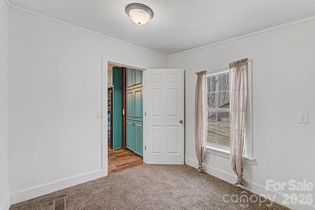 1668 Buff Creek Road — Sylva