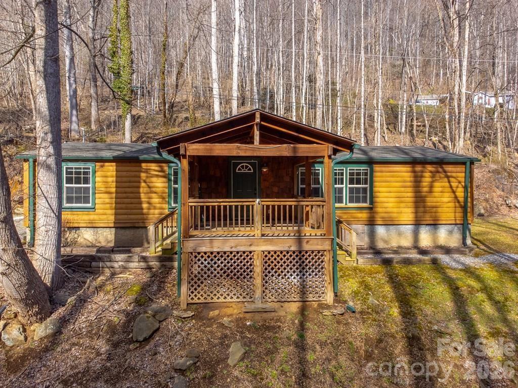 1668 Buff Creek Road — Sylva
