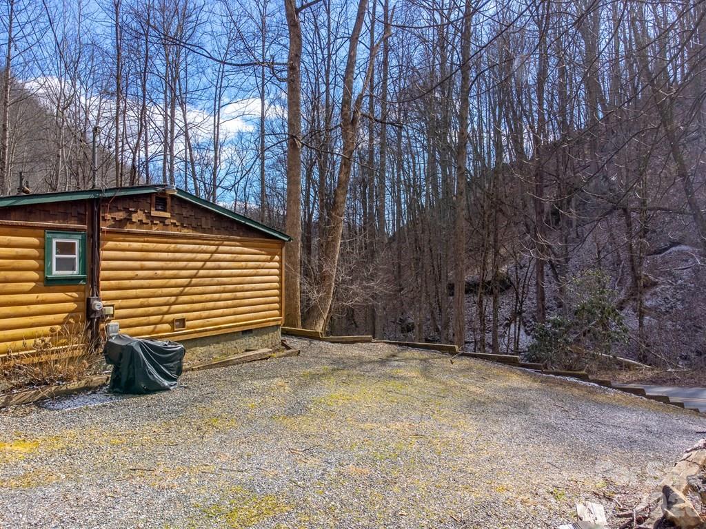 1668 Buff Creek Road — Sylva