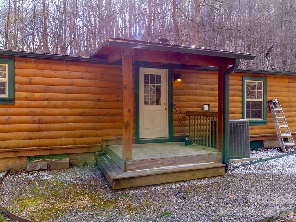 1668 Buff Creek Road — Sylva