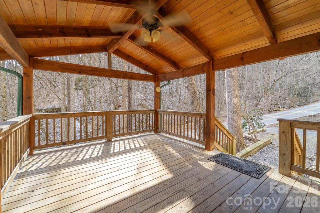 1668 Buff Creek Road — Sylva
