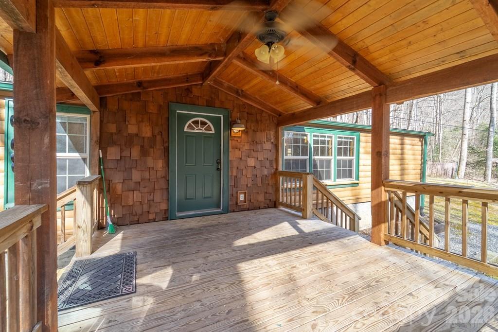 1668 Buff Creek Road — Sylva
