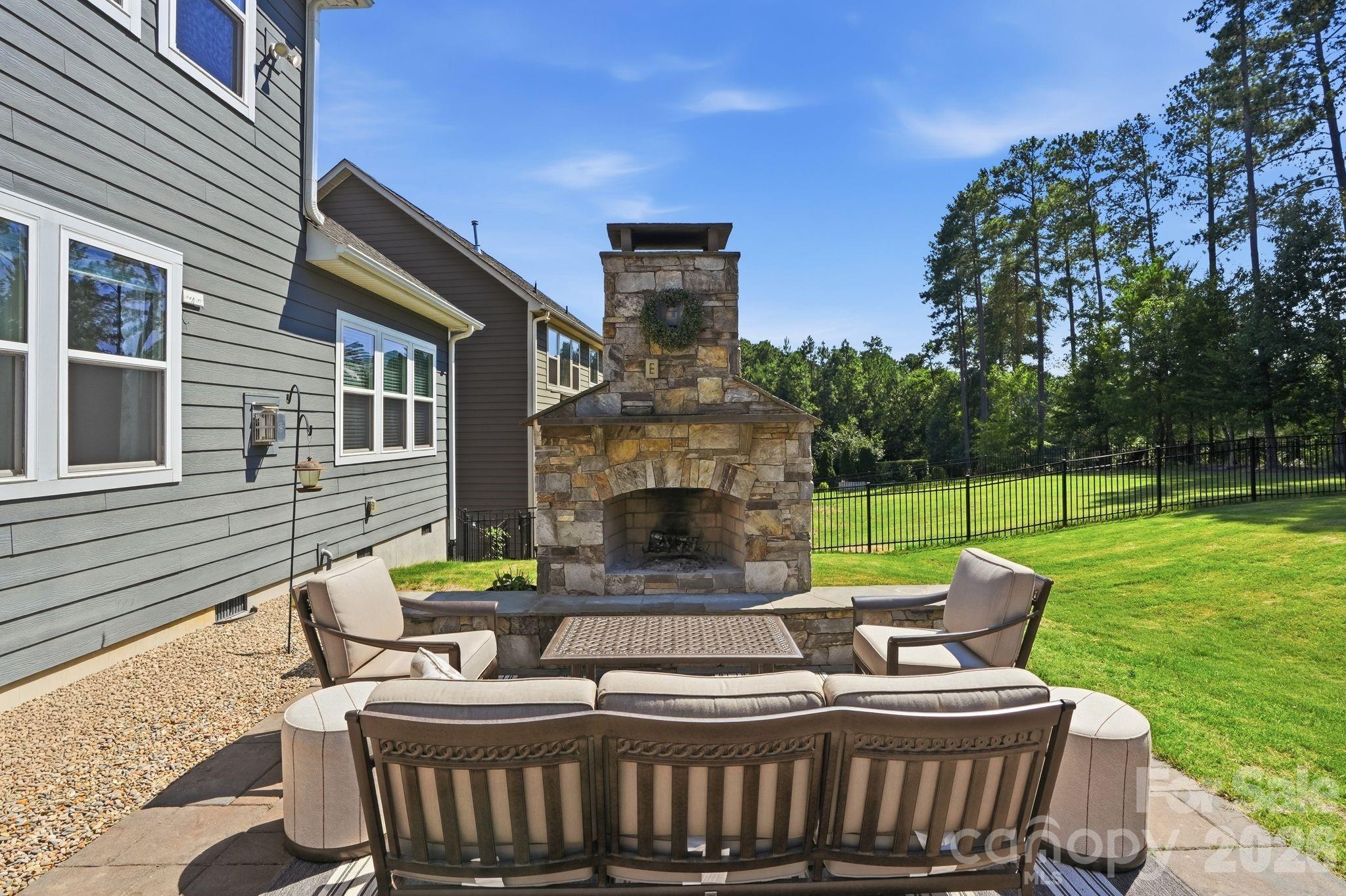 10420 Daufuskie Drive — Charlotte