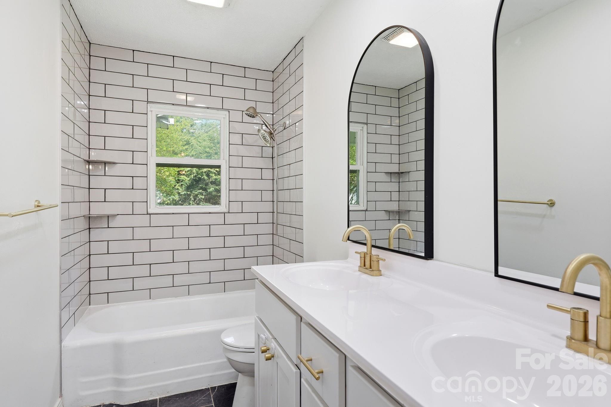 31 Edwards Street — Waynesville