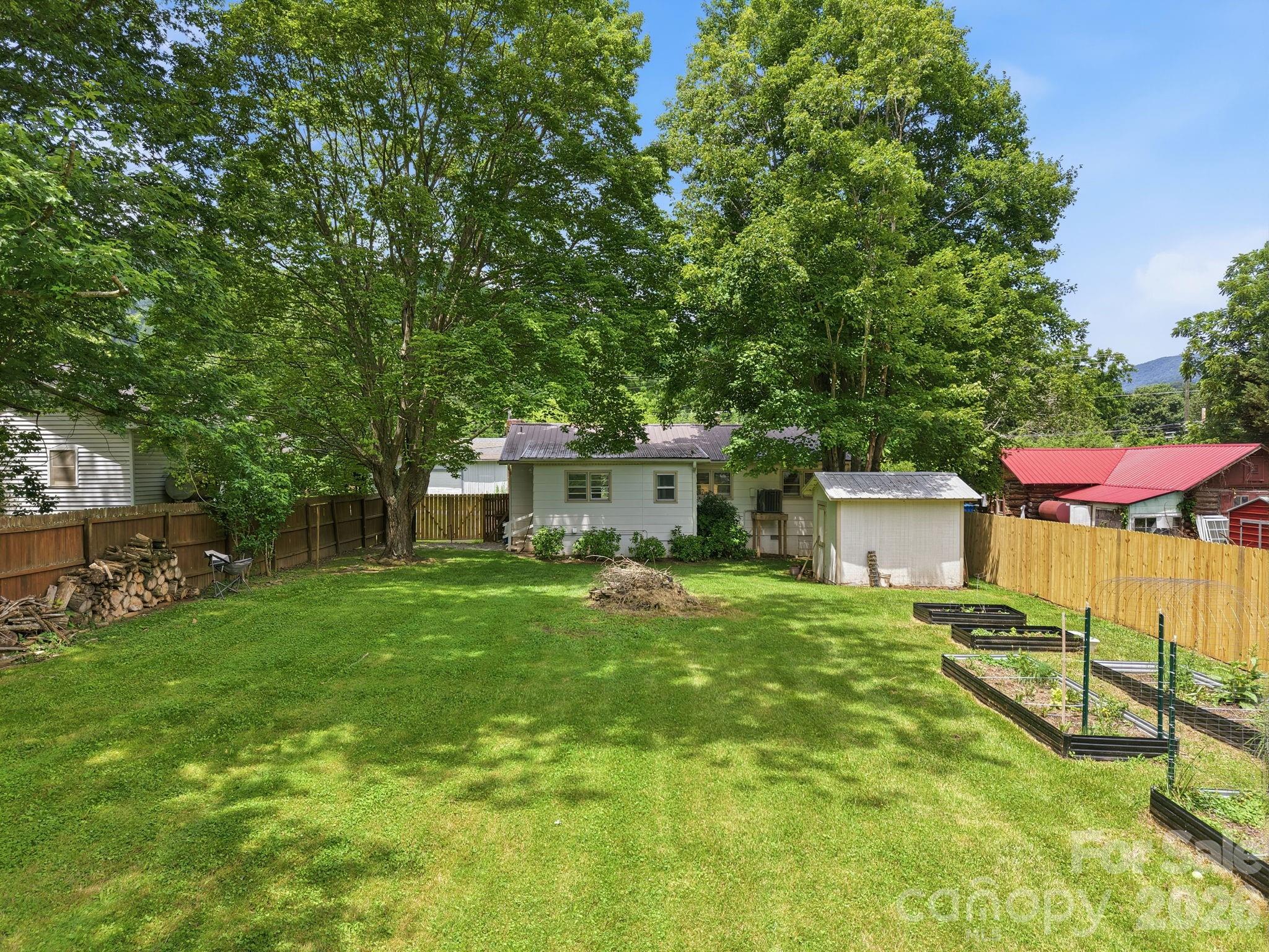 31 Edwards Street — Waynesville