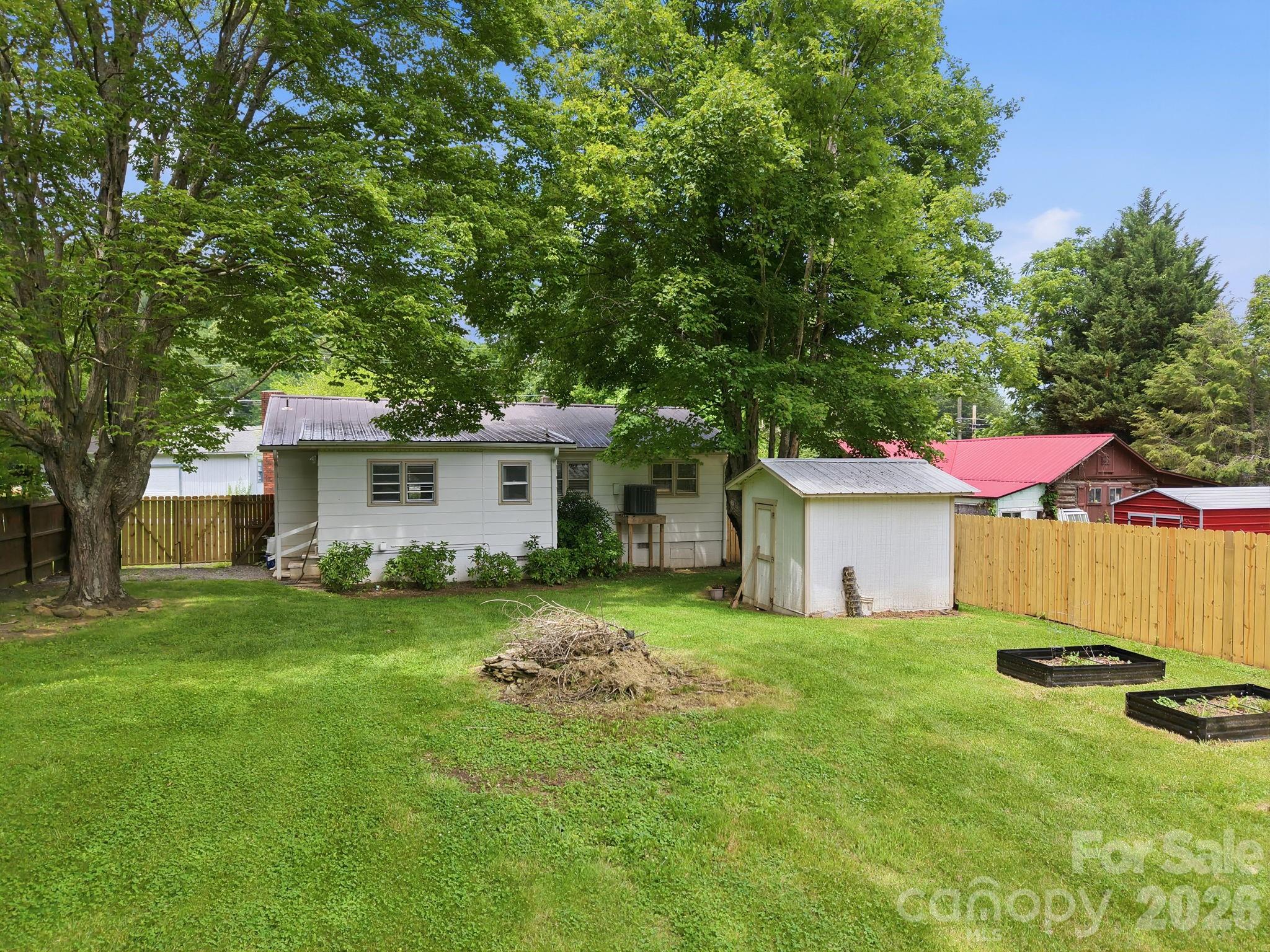 31 Edwards Street — Waynesville
