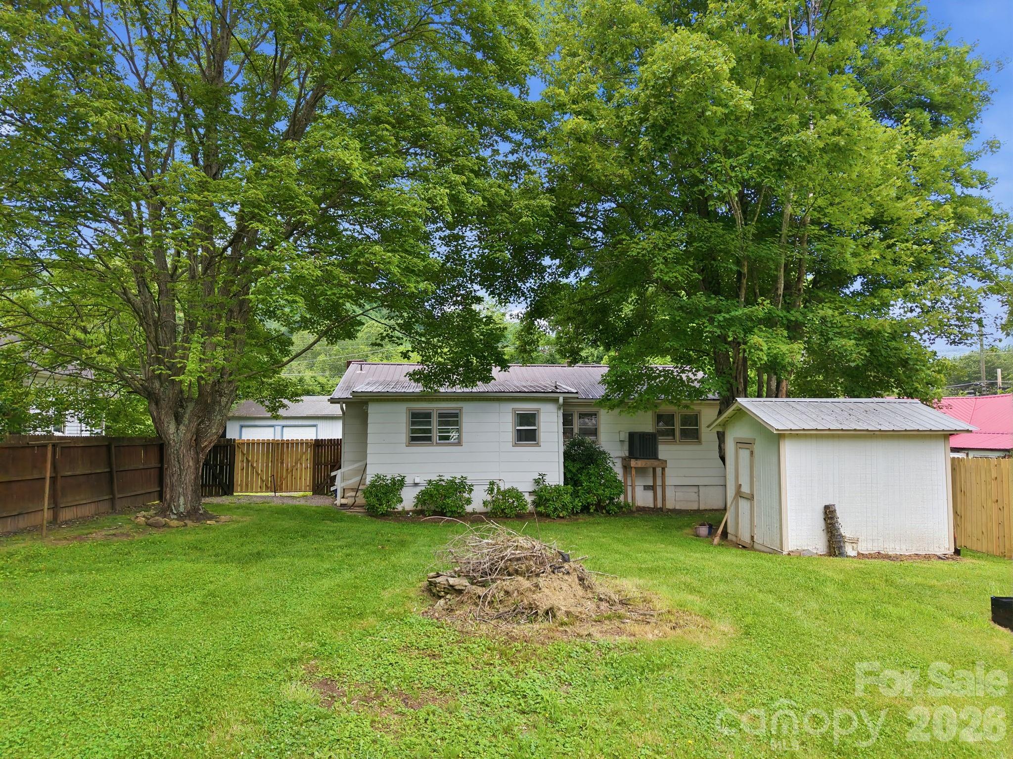 31 Edwards Street — Waynesville