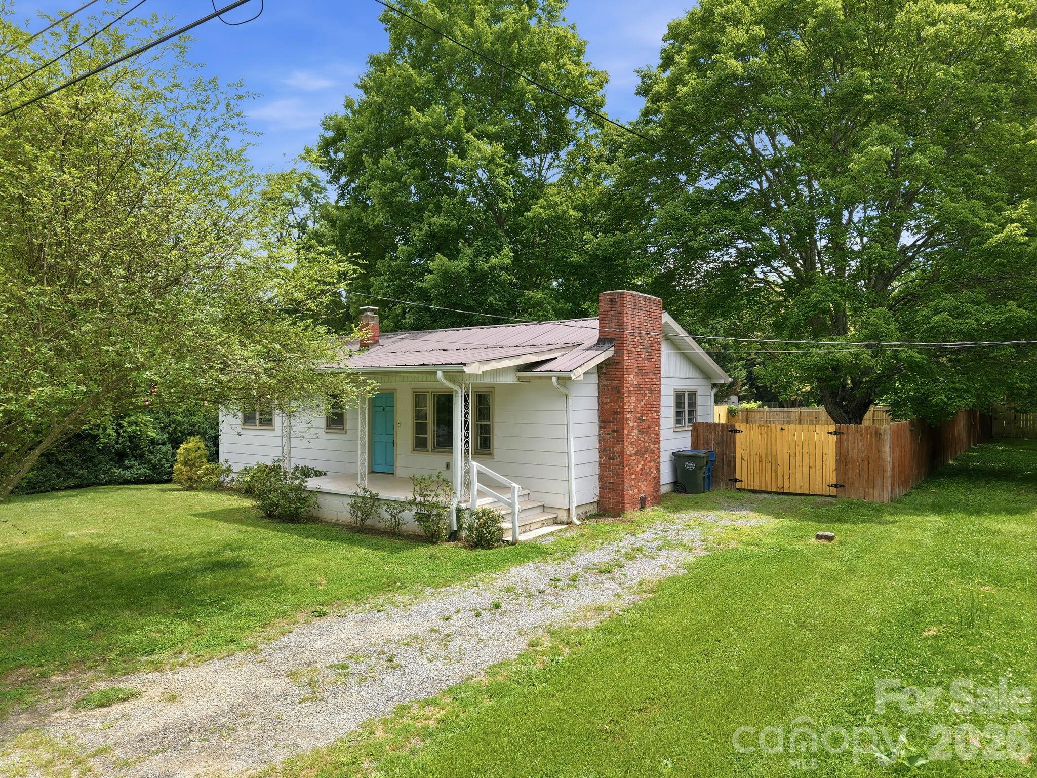 31 Edwards Street — Waynesville