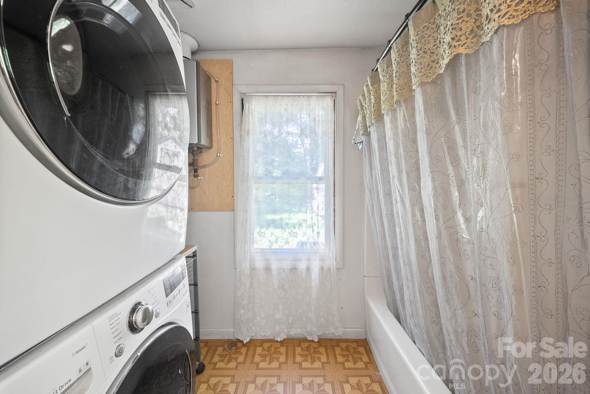 78 Green Oak Road — Asheville