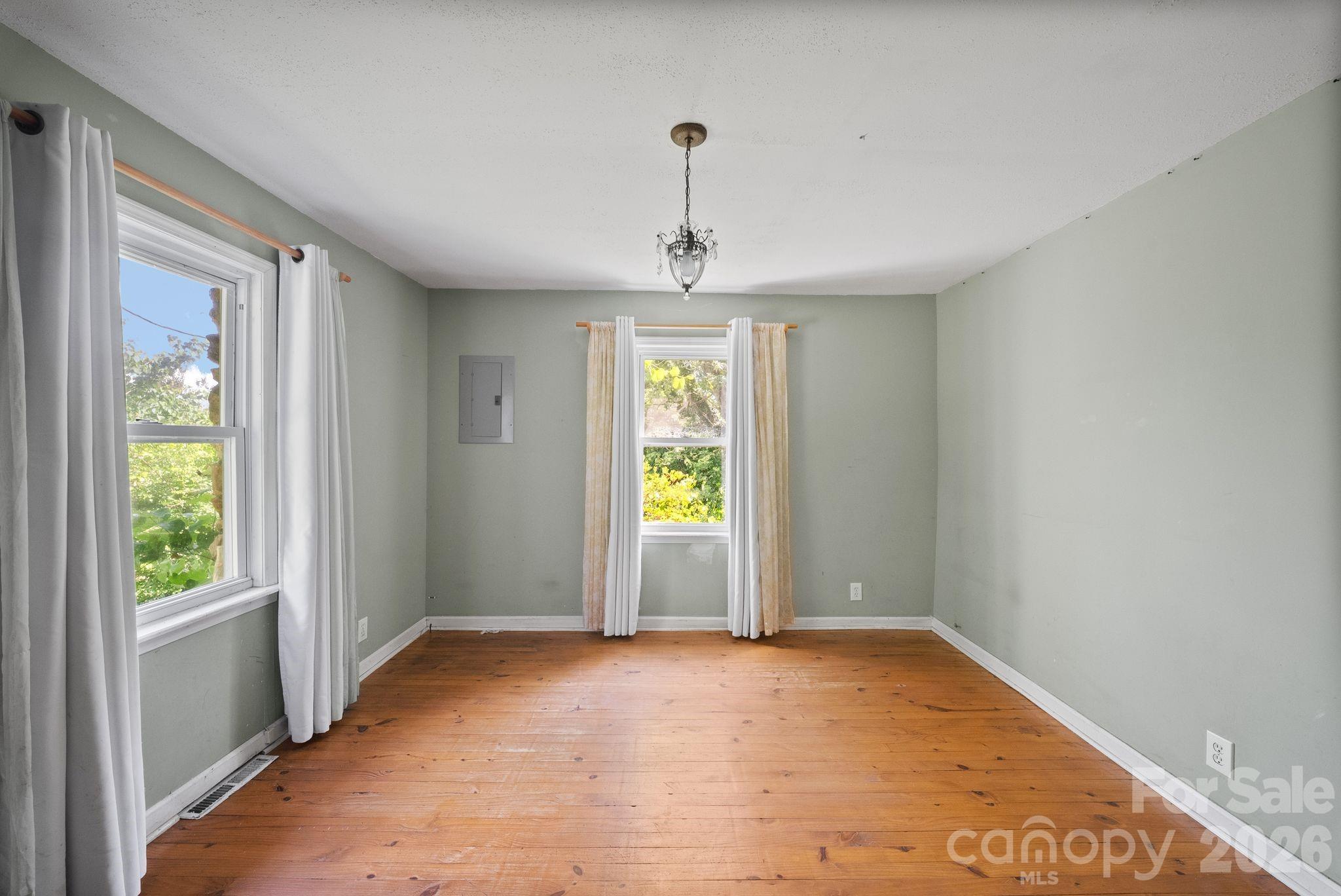 78 Green Oak Road — Asheville