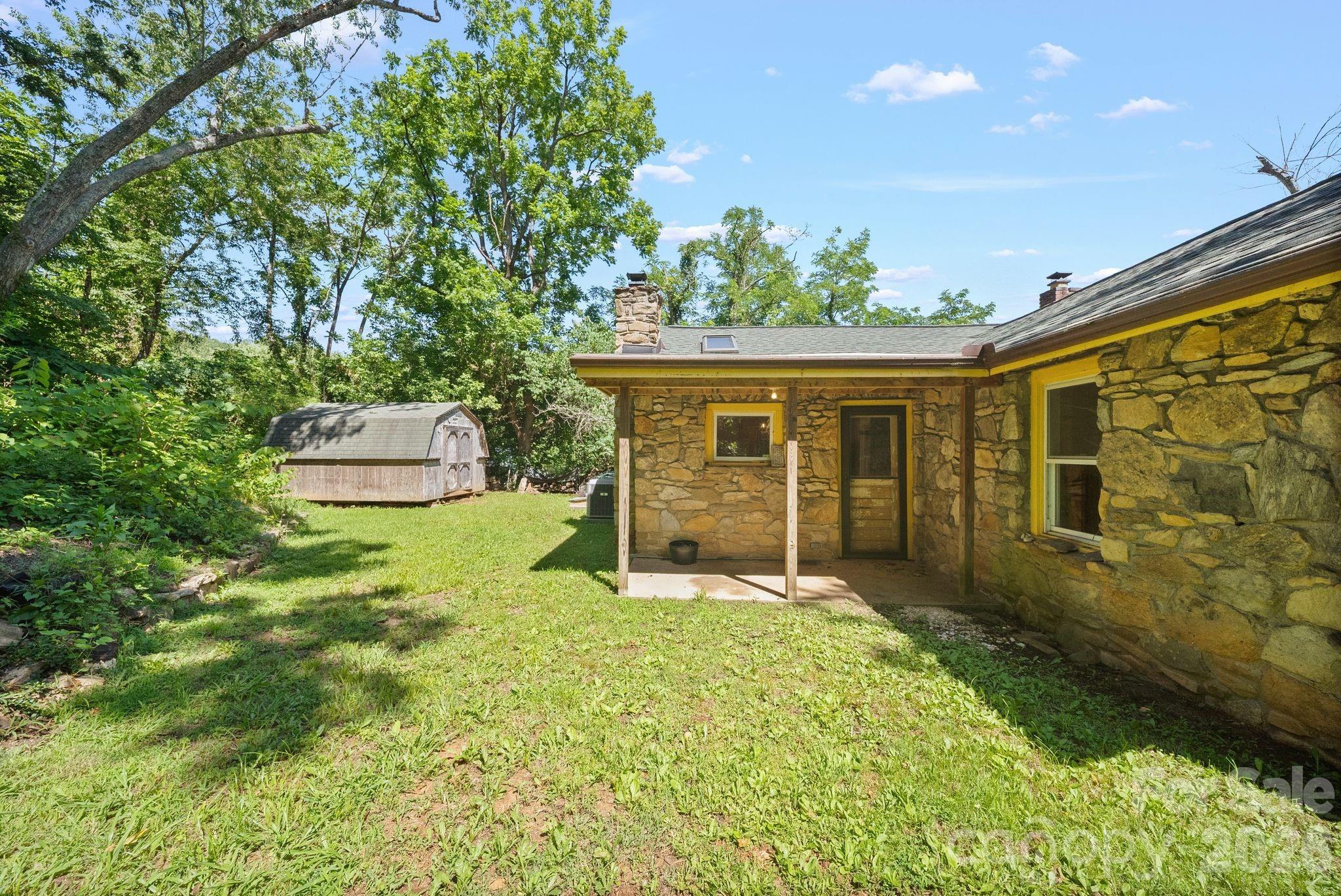 78 Green Oak Road — Asheville