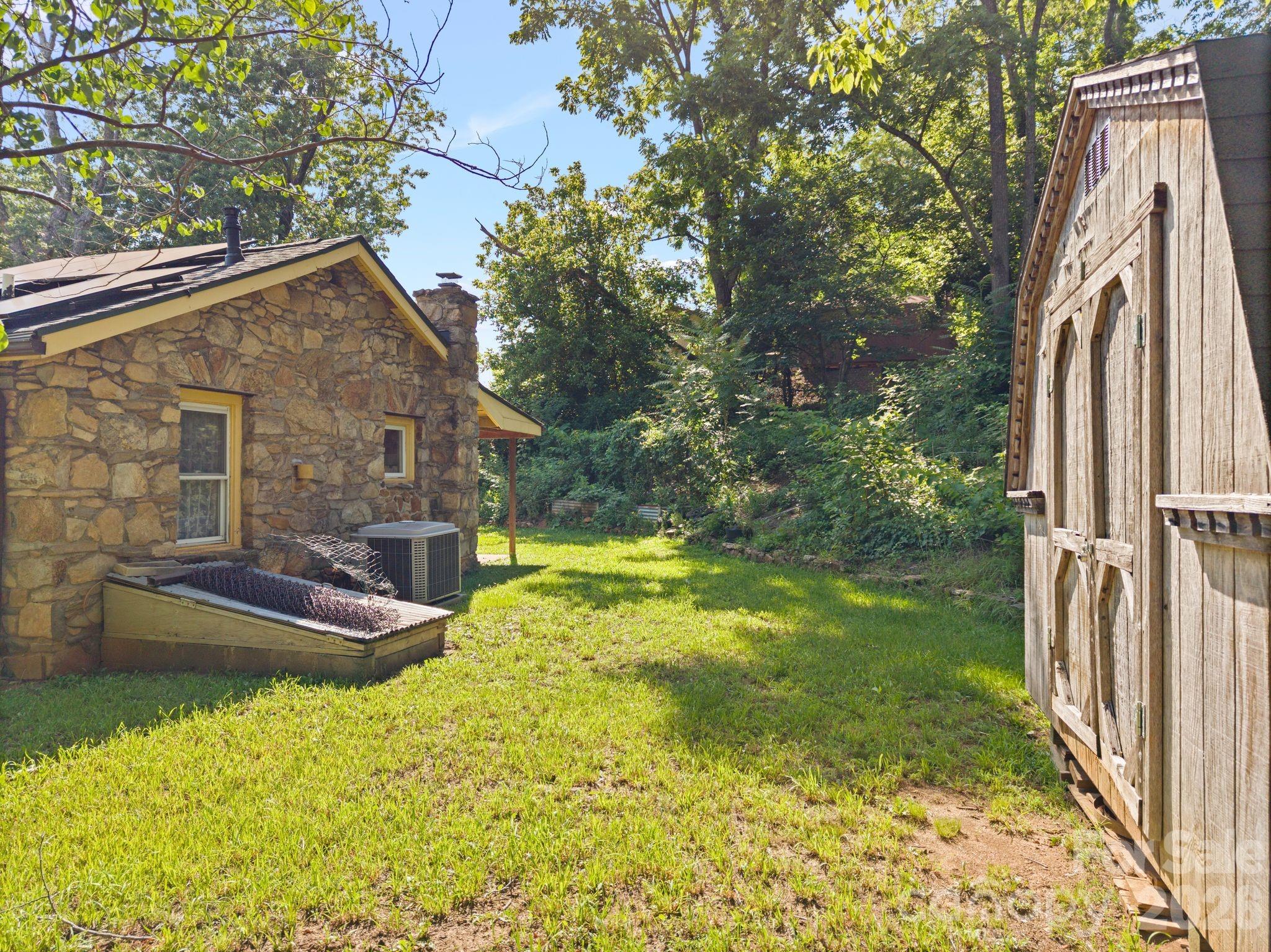 78 Green Oak Road — Asheville