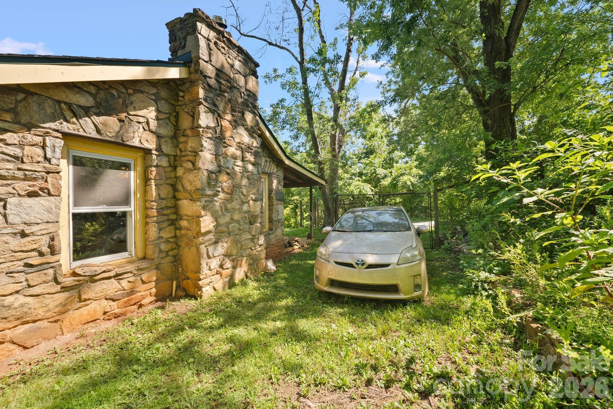78 Green Oak Road — Asheville